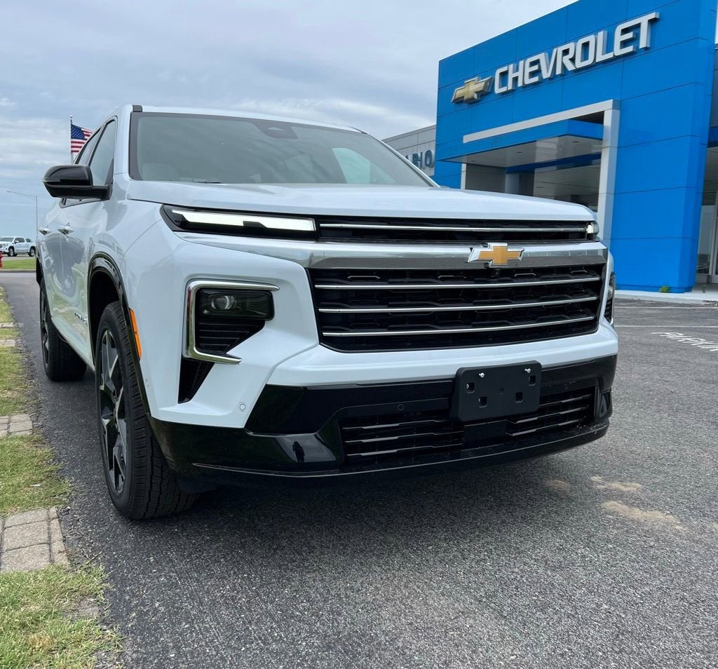 2026 Chevrolet Traverse High Country in Polar White Tricoat — front three-quarter view