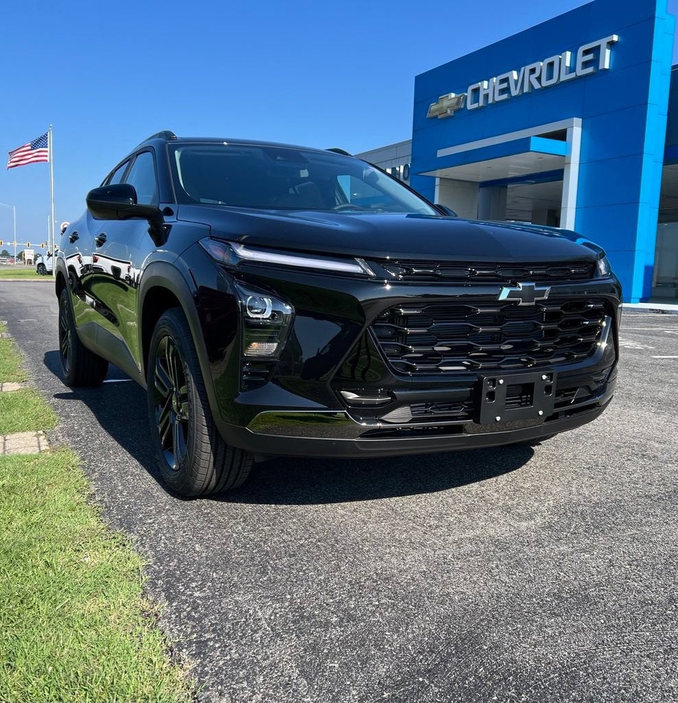 2026 Chevrolet Trax ACTIV in Mosaic Black Metallic — front three-quarter view
